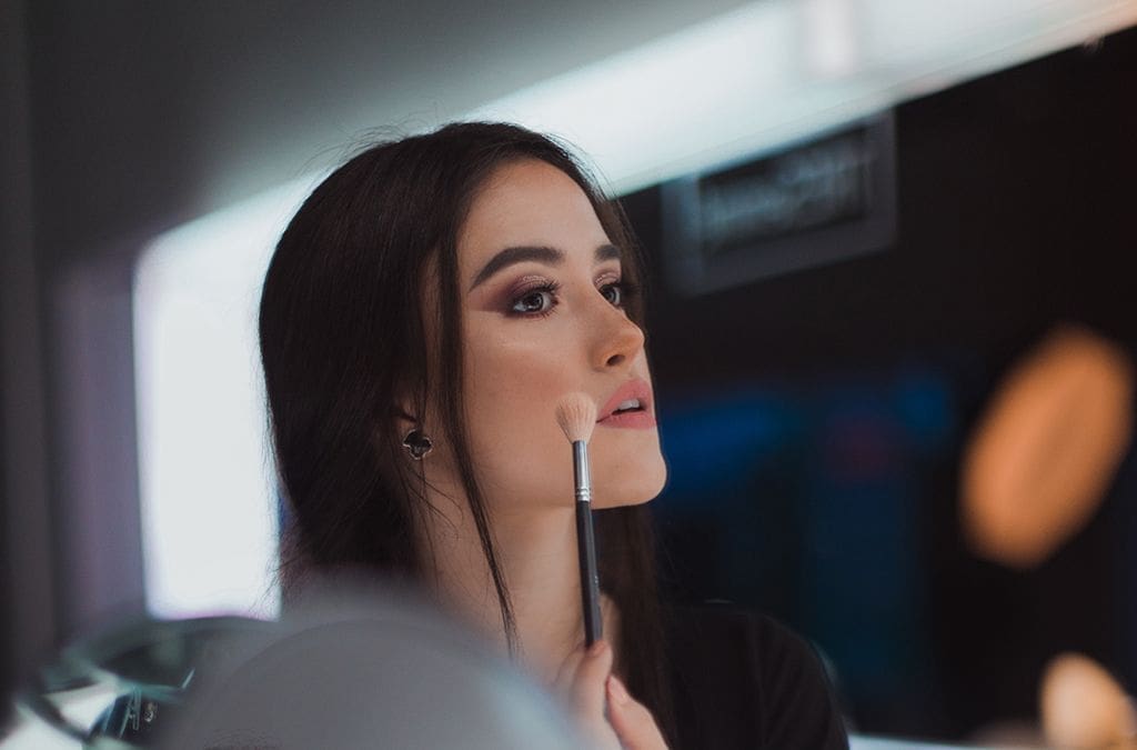 Influencers vs. Brand Ambassadors: Which Should You Choose for Your Social Media Strategy?